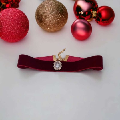 Luxurious Velvet Crystal Dog Collar - 10\